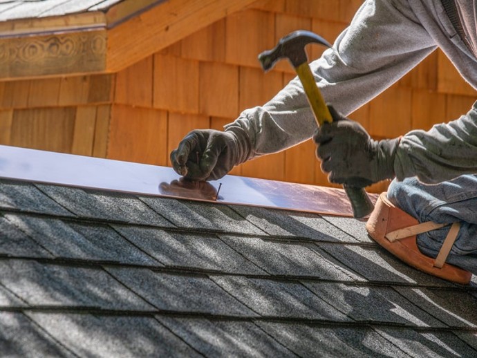 Helpful Roof Maintenance Tips for Winter - Business Guide Ottawa